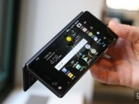 Samsung не успел: представлен складной смартфон ZTE Axon M с двумя экранами