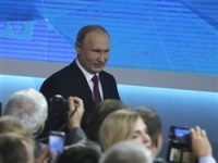 Путин заявил, что доволен правительством Медведева