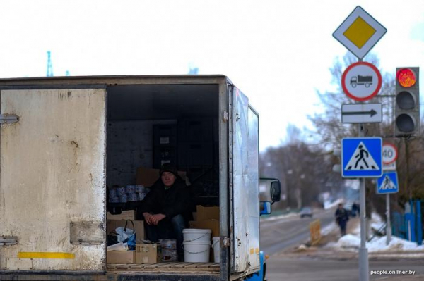 Пятьсот? Пятьсот рублей — это хорошо. Знаете, как мы бы на них жили!