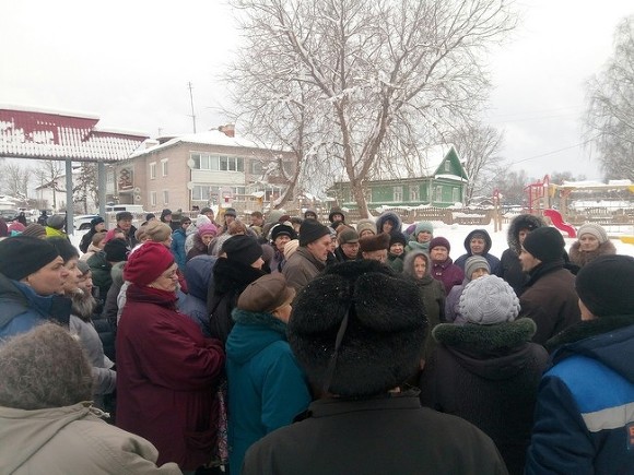 В Нижнем Тагиле сотни митингующих потребовали заморозки мусорной реформы и отмены пенсио