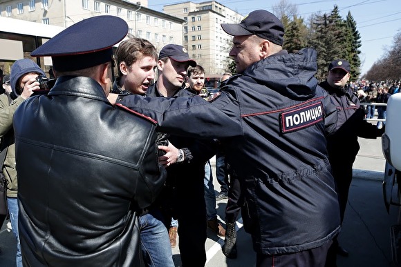 В Петербурге полицейские приговорены к реальным срокам за поджог ноздрей задержанному