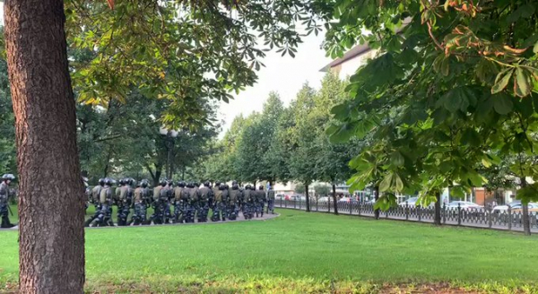 На протесте в центре Москвы силовики задерживали несовершеннолетних