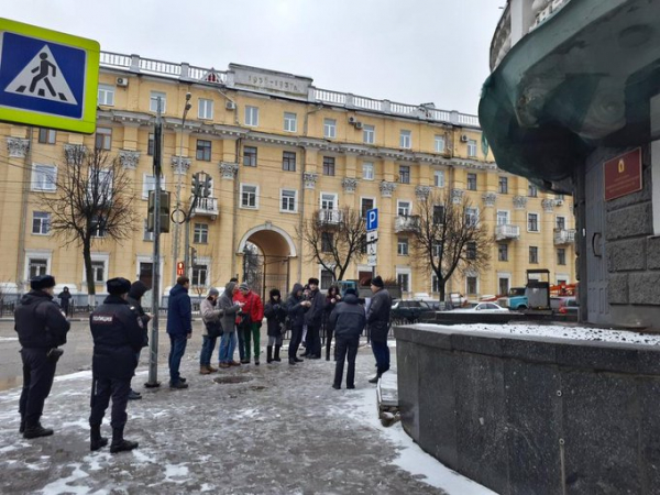 В России прошла масштабная акция против развала медицины: есть задержанные