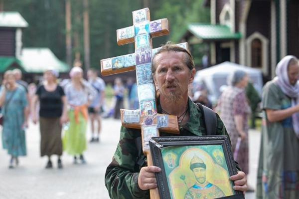 Епархия и схиигумен Сергий провели два крестных хода в Екатеринбурге