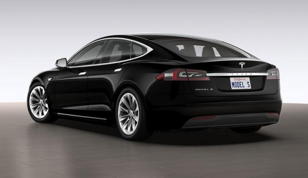 Tesla прекратит продажи начальных модификаций электрокара Model S