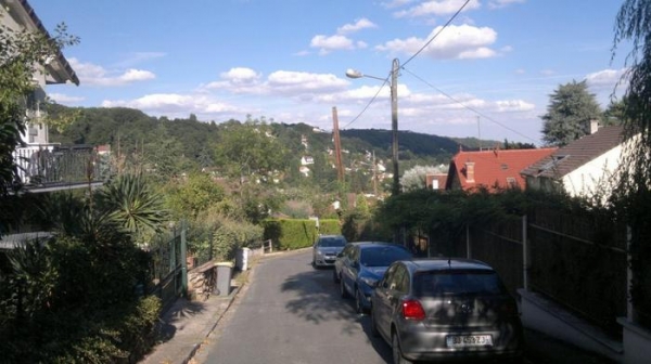 "В каждой квартире есть дыра на улицу"