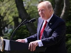 Die Zeit: Трамп ударил по Сирии из-за личных низких рейтингов