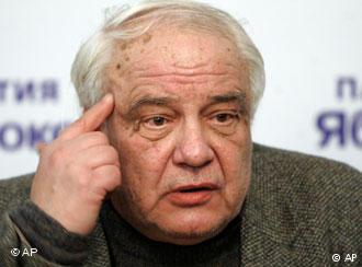 Ситуация в России уже не может закончиться "круглым столом" - только суд