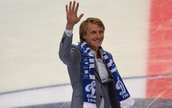 Конькобежец Скобрев ускользает за океан?