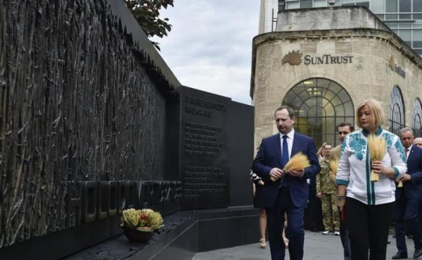 Пьяный экспромт: без жены и под молчанье американских газет