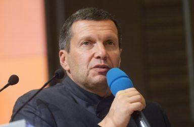Соловьев ответил требующим его увольнения россиянам