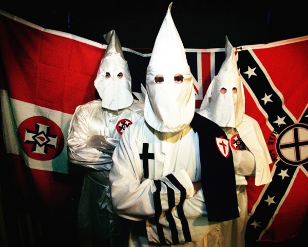 Сайт американских неонацистов после блокировки в США переехал в российскую доменную зону