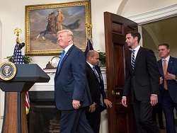 Конгресс США откапывает Трампу "Томагавк" войны