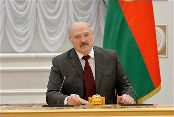 Белорусы хотят реформ, Лукашенко переводит стрелки на контроль за ценами