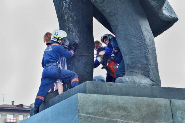 В цепях под вождём