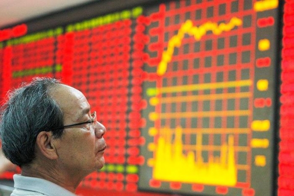 Китай: экономика-зомби гнется под грузом долгов