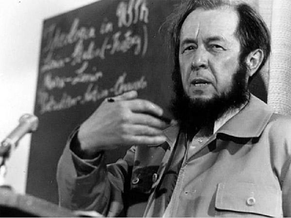 Жить не по лжи Солженицына&hellip; Но в школе-то зачем этого монстра проходить?