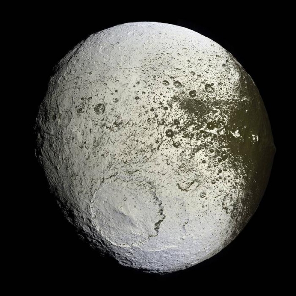 Фото дня: лучшие снимки с борта межпланетной станции Cassini