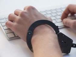 Эксперты заявили о невозможности исполнения интернет-сервисами закона Яровой