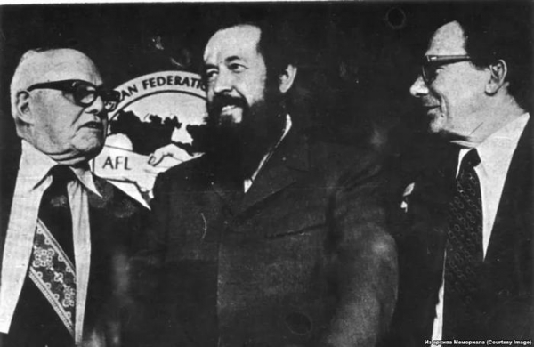 Жить не по лжи Солженицына&hellip; Но в школе-то зачем этого монстра проходить?