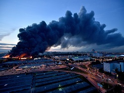 Череда пожаров в Ростове: кому выгодны поджоги гостиниц, рынков и частного сектора