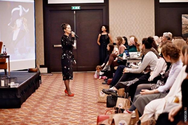 Юлия Лос: Что объединяет Нагиева, Собчак, Познера и Тинькова?