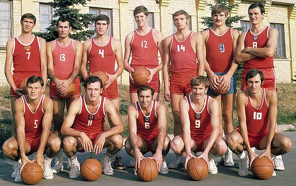 "Ценности, которые сейчас потеряны". Известный тренер рассказал подлинные истории героев фильма "Движение вверх"