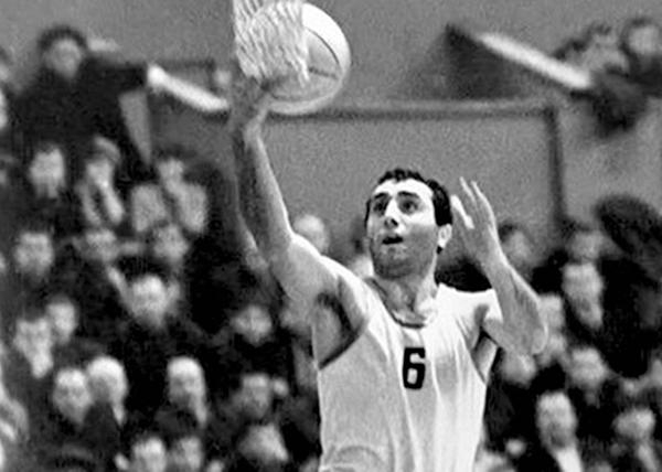 "Ценности, которые сейчас потеряны". Известный тренер рассказал подлинные истории героев фильма "Движение вверх"