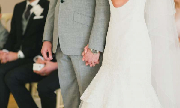 Мужчины с сильным рукопожатием более популярны среди женщин