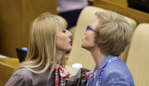 Сегодня стыдно быть депутатом от "Единой России"