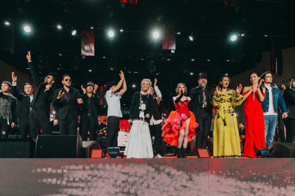 Лайма и Макаревич прогнули изменчивый мир, а Долина замахнулась на Моисеева