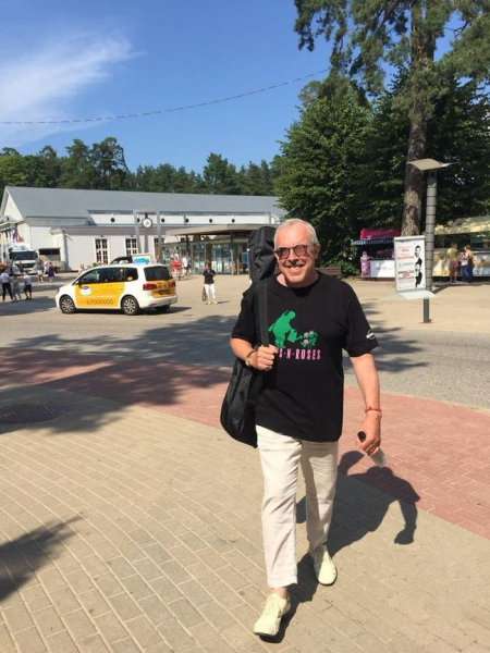 Лайма и Макаревич прогнули изменчивый мир, а Долина замахнулась на Моисеева