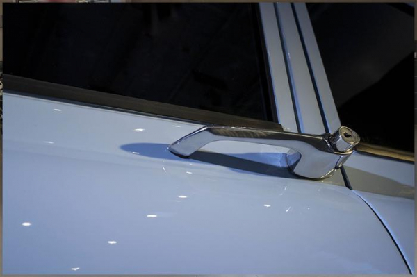 Концерн &laquo;Калашников&raquo; представил своего убийцу Tesla