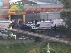 В Москве автомобиль въехал в группу пешеходов