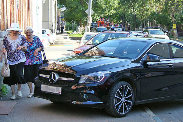 Добрый день, уважаемые автовладельцы! В нашем доме проживает доносчик и стукач