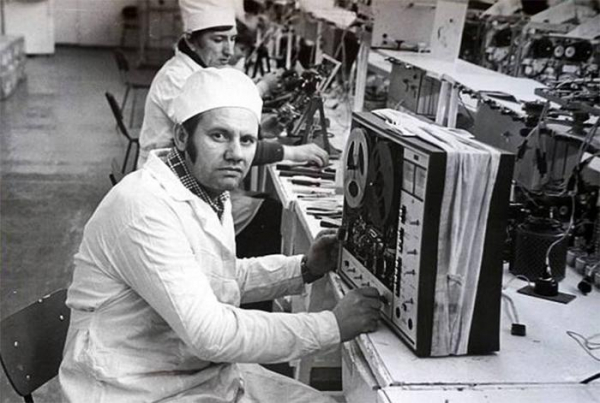 Почему СССР всегда отставал от Запада в сфере электроники?