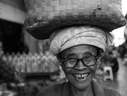 Женщины живут дольше, и наука на самом деле не знает почему