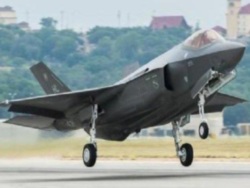 Пентагон приостановил полеты F-35