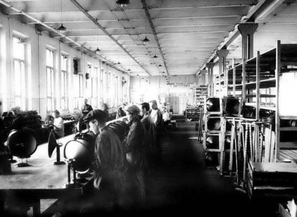 Почему СССР всегда отставал от Запада в сфере электроники?