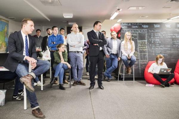 Как в ФБК создаётся культ личности Навального