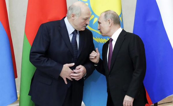 Лукавый Бацька: Зачем Лукашенко намекнул Путину про немцев