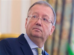 Россия и Великобритания вернут друг другу дипломатов