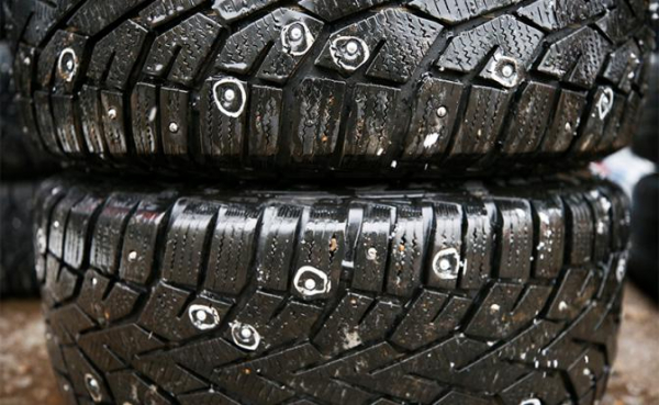 Плюсы и минусы повторной ошиповки шин