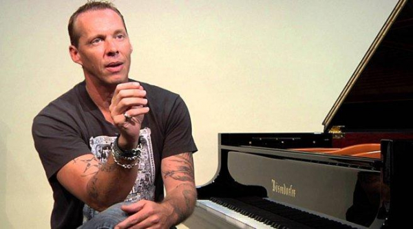 Американец, ударившись головой, на утро проснулся виртуозным музыкантом