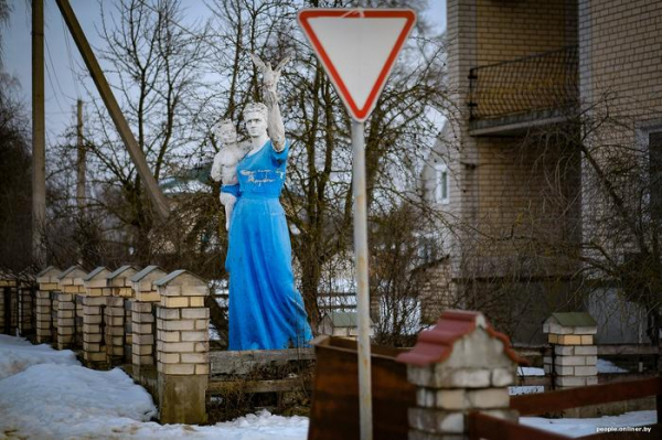 Пятьсот? Пятьсот рублей &mdash; это хорошо. Знаете, как мы бы на них жили!