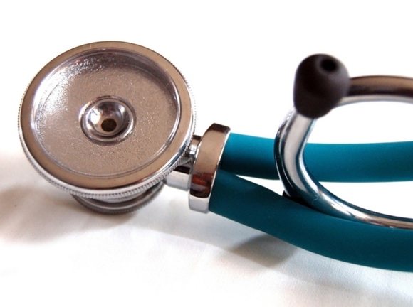 В Ярославле с девочки без глаза и с раком в ремиссии сняли инвалидность