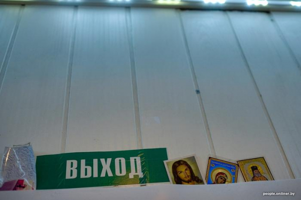 Пятьсот? Пятьсот рублей &mdash; это хорошо. Знаете, как мы бы на них жили!