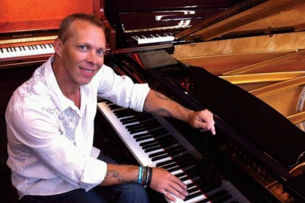 Американец, ударившись головой, на утро проснулся виртуозным музыкантом