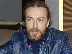 Отец Децла потерял сознание на похоронах и упал на гроб