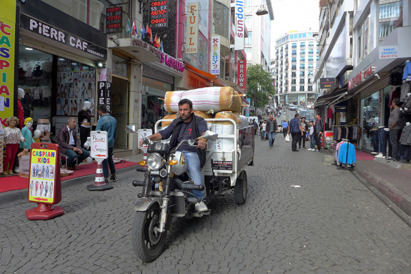 Таджикские трудовые мигранты вместо России едут в Турцию